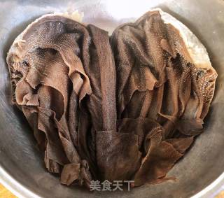 香辣麻酱毛肚的做法步骤：1