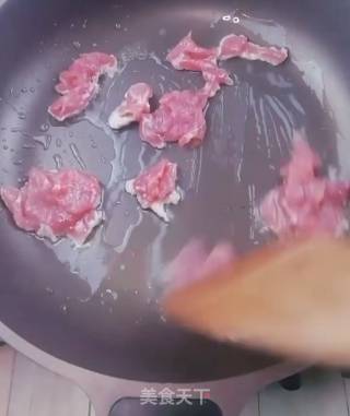 家常烧腐竹的做法步骤：1