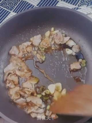 家常烧腐竹的做法步骤：4