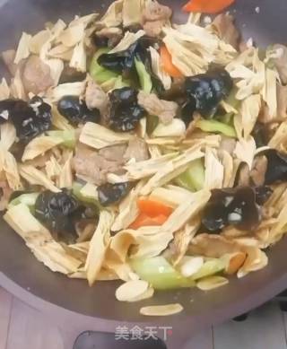 家常烧腐竹的做法步骤：11