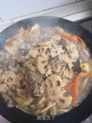 蒜香排骨焖莲藕的做法步骤：8