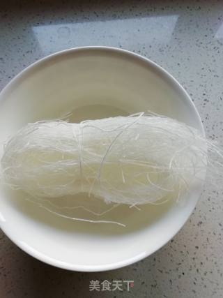 豆芽炒粉的做法步骤：2
