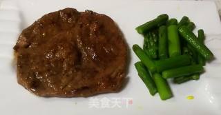 煎牛排的做法步骤：5