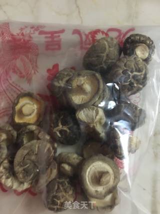 胡椒根排骨汤的做法步骤：3