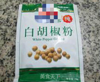黑木耳河鲫鱼汤的做法步骤：4