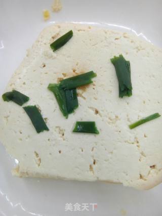 小葱拌豆腐的做法步骤：2