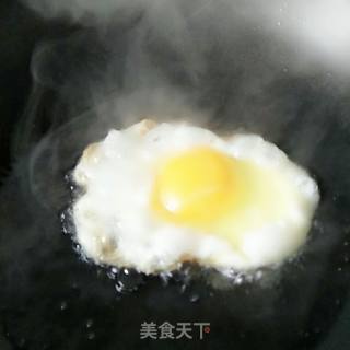 蒜香荷包蛋的做法步骤：4