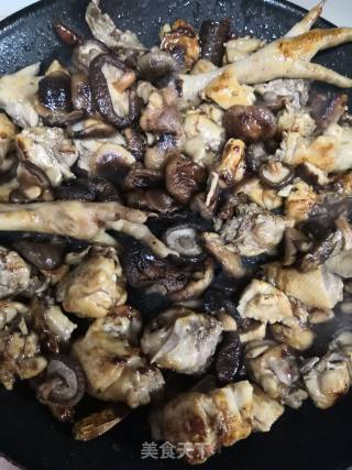 香菇黄焖鸡的做法步骤：10