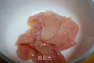 莴笋炒鸡片的做法步骤：2