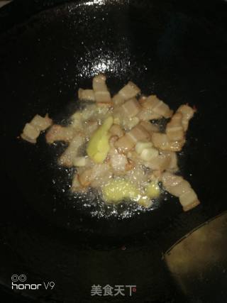 五花肉炒圆包菜的做法步骤：4