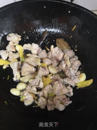 鸡块焖豆腐的做法步骤：4