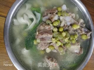排骨汤面的做法步骤：8