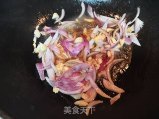 奥尔良鸡肉炒荷兰豆的做法步骤：3