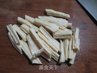 腐竹炒豆苗的做法步骤：2