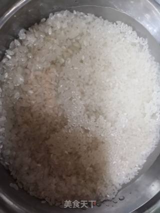 豌豆鸡蛋蒸饭的做法步骤：1