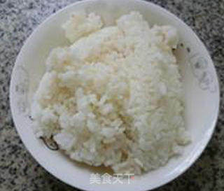 鸡蛋虾仁炒饭的做法步骤：1