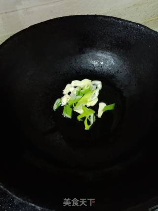 番茄炒菜花的做法步骤：4