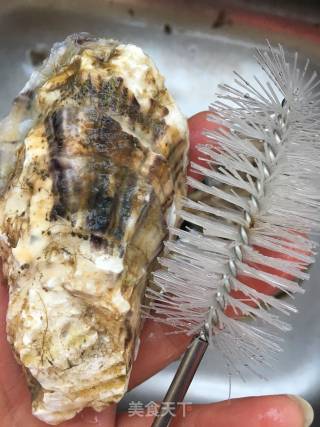 微波炉版蒜蓉烤牡蛎的做法步骤：1