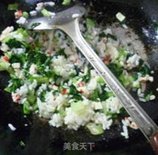 塔苦菜龙虾丸炒饭的做法步骤：9