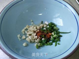 酸汤鸡蛋面的做法步骤：1