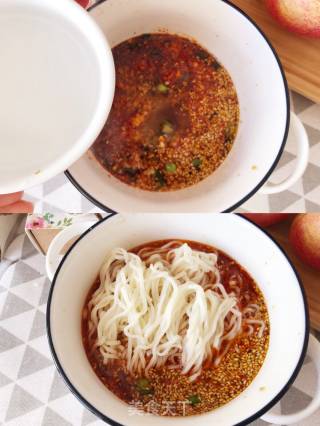 香辣酸汤面的做法步骤：5