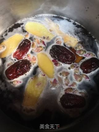玫瑰花红糖养颜姜茶的做法步骤：3