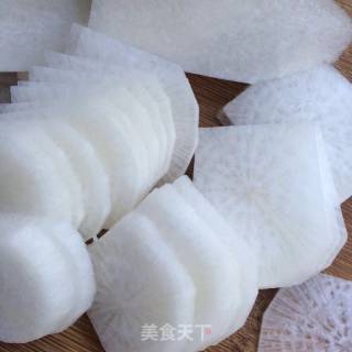 水萝卜蒸火腿的做法步骤：2