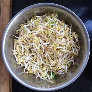 豆芽拌菠菜的做法步骤：2