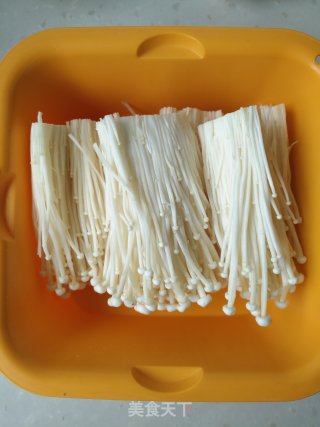 香煎孜然金针菇的做法步骤：3