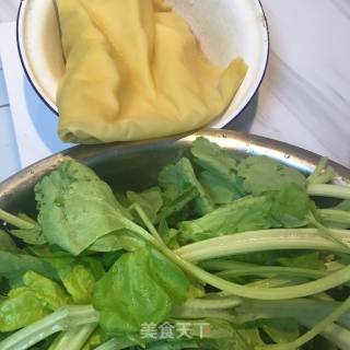 拌豆皮香芹的做法步骤：1