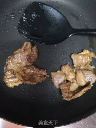 牛肉鸡蛋三明治的做法步骤：2