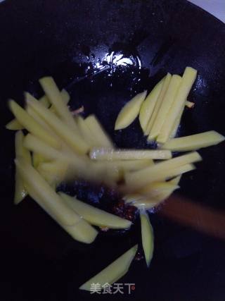 芹菜炒土豆条的做法步骤：6