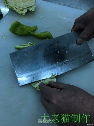 火爆牛心菜的做法步骤：3
