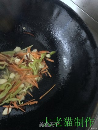 火爆牛心菜的做法步骤：12