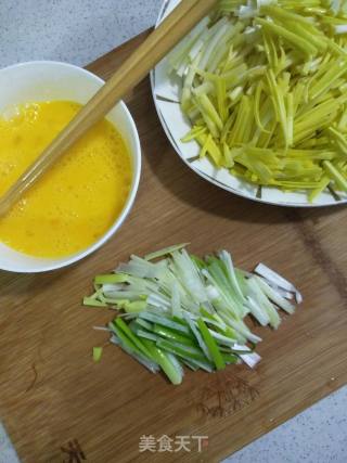 韭黄炒鸡蛋的做法步骤：7