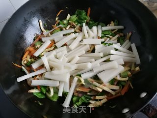 香肠蔬菜炒年糕的做法步骤：6