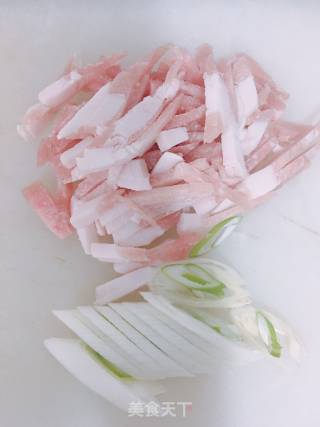 白菜拌面的做法步骤：2