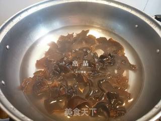 #快手素菜#胡萝卜木耳炒洋葱的做法步骤：4