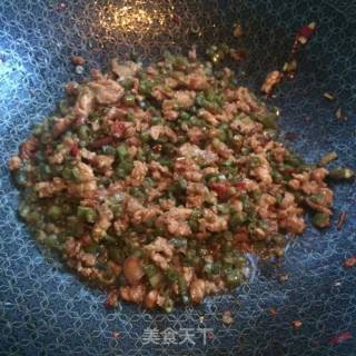 酱炒肉末酸豆角的做法步骤：8