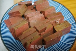 麻辣猪血的做法步骤：1