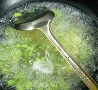 肉丸子土豆毛豆汤的做法步骤：10