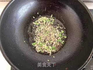 尖椒炒腊肉的做法步骤：4