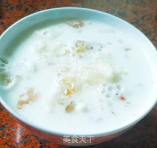 桃胶银耳羹的做法步骤：5