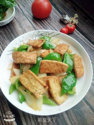 青椒洋葱烧豆腐的做法步骤：15
