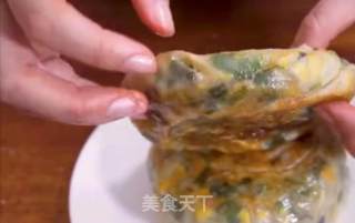 面粉和五珍粉这样组合做成的韭菜盒子，皮薄馅足，劲道爽口，还可以防止韭菜伤胃!步骤超详细！的做法步骤：19