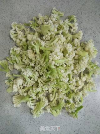 香菇炒有机菜花的做法步骤：1