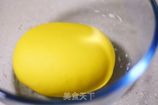 元宝馒头的做法步骤：2