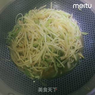 尖椒肉丝炒土豆丝的做法步骤：8