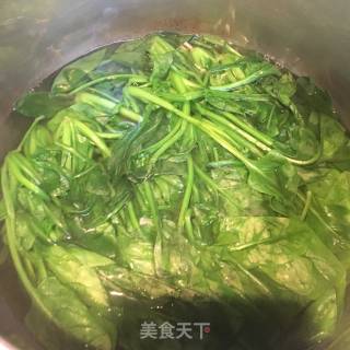 鸡蛋丝拌菠菜的做法步骤：5