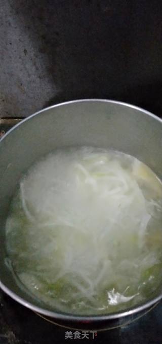 萝卜、笋丝鱼汤的做法步骤：3